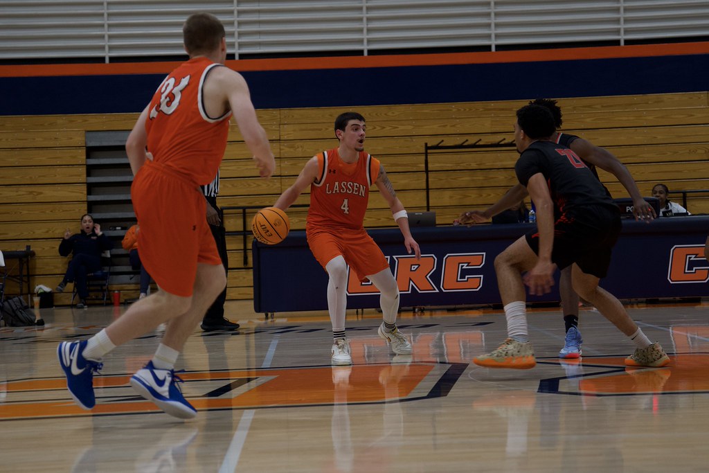 Cougars Close Out 2025 with Tough Road Tests Against Ohlone and San Mateo
