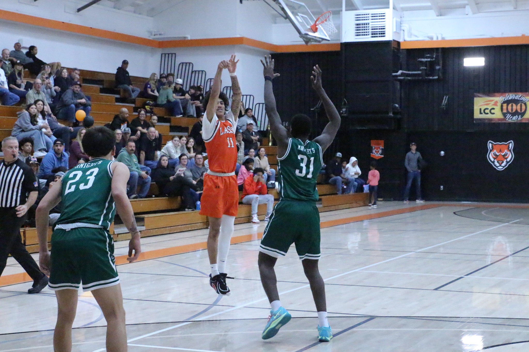 Browne&rsquo;s 20-Point Effort Not Enough as Cougars Fall to Feather Rive