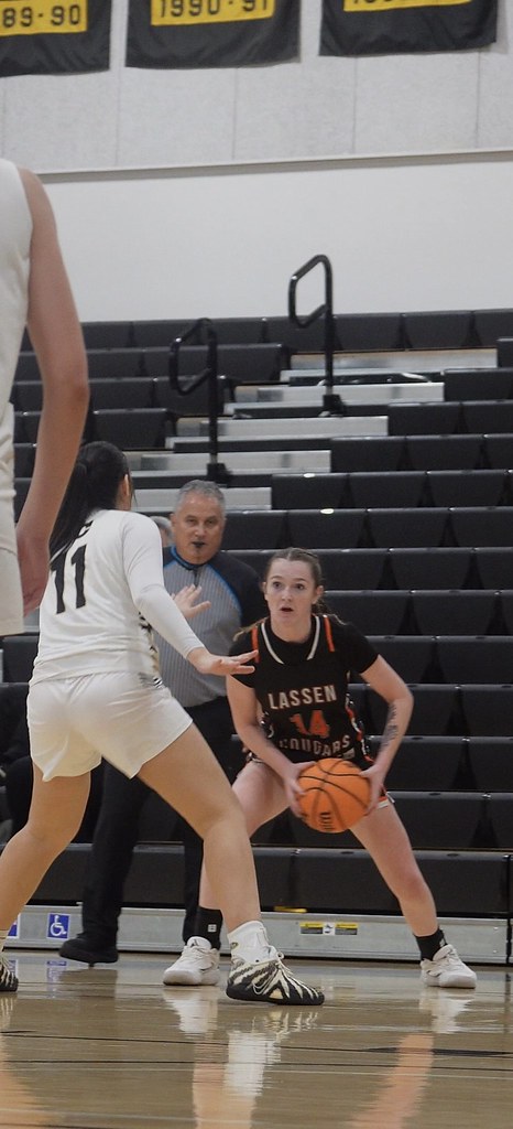 Cougars Edge Feather River in Defensive Battle, 58-56